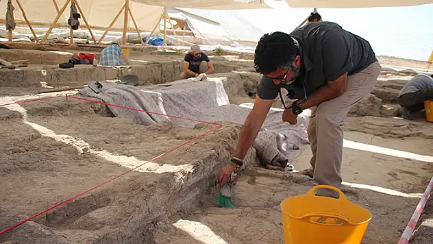 Çatalhöyük 9 bin yıl öncesine ait yeni izler sunmaya devam ediyor
