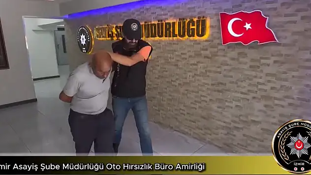Çay kaşığı ile otomobilin kapısını açıp çalan şüpheli yakalandı

