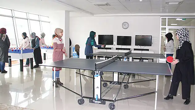 Celaleddin Karatay Gençlik Merkezi geleceğe hazırlıyor