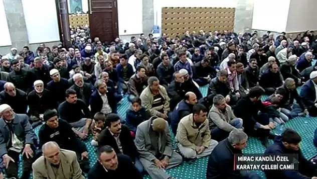 Çelebi Cami'nde ilk kandil coşkusu
