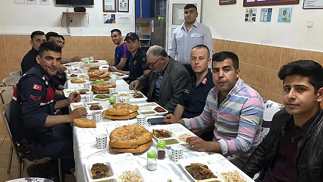 Çeltik Jandarma Komutanlığından şehit ailelerine iftar 