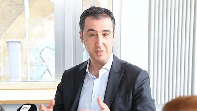Cem Özdemir'in sitesi hacklendi