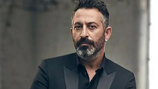 Cem Yılmaz Fi dizisi kadrosuna dahil oldu