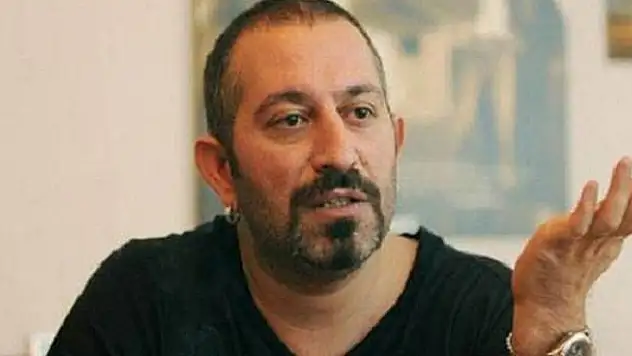 Cem Yılmaz takipçilerini uyardı