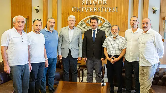 Cemiyet'ten Rektör Yılmaz'a tebrik ziyareti
