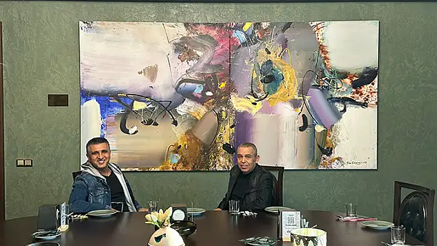 Cemo Restoran, ressam Orhan Cebrailoğlu'nun eserine ev sahipliği yapıyor

