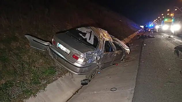 Cenaze dönüşü kaza: 2 ölü, 1 yaralı

