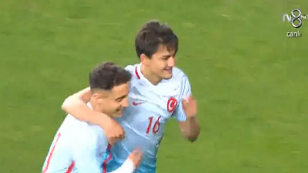 Cengiz Ünder'den muhteşem gol