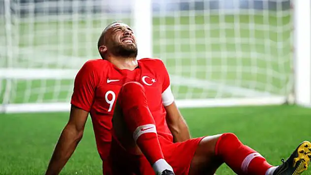 Cenk Tosun, İzlanda maçında forma giyemeyecek!