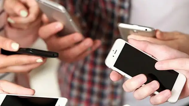 Cep telefonu kullananlar dikkat! Peş peşe indirim açıklaması