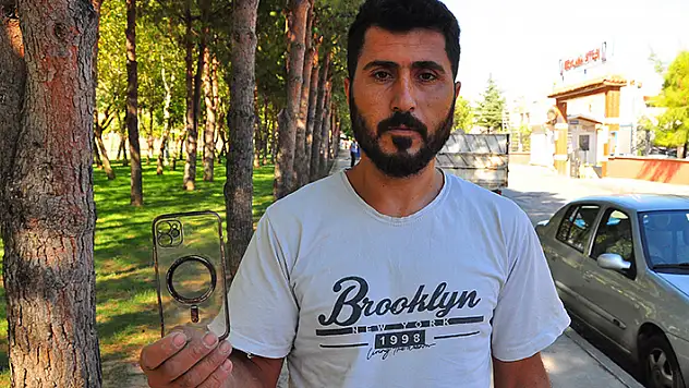 Cep telefonu sipariş etti, kılıfı geldi

