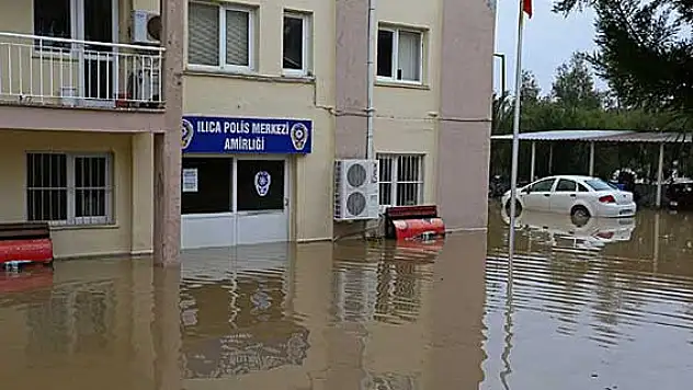Çeşme ve Alaçatı'da sel