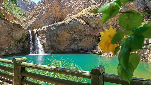 Çetmi Şelalesi doğa ve fotoğraf tutkunlarını bekliyor
