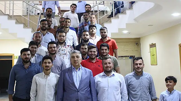 Çevik: 'Ekonomik baskılara karşı daha çok çalışmalıyız'