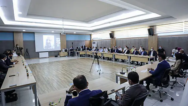 Çevre ve Şehircilik Bakanı Kurum, AK Parti Konya İl Teşkilatıyla bayramlaştı
