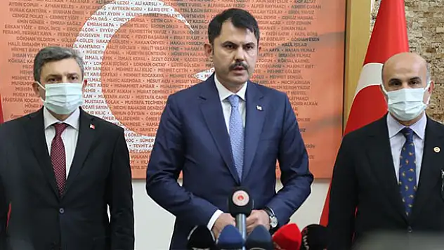 Çevre ve Şehircilik Bakanı Kurum: Bornova ve Bayraklı'da 5 binanın yıkıldığı bilgisini aldık