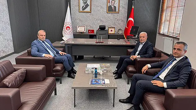 Çevre ve şehircilik projeleri görüşüldü