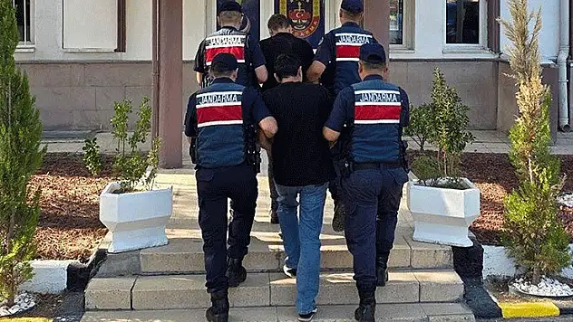 Cezaevi firarileri, ticari takside yakalandı
