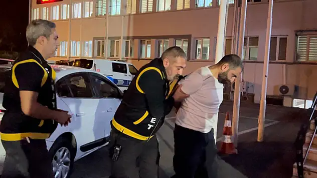 Cezaevinden izinli çıkan hükümlü, sokakta uğradığı silahlı saldırıda öldü 
