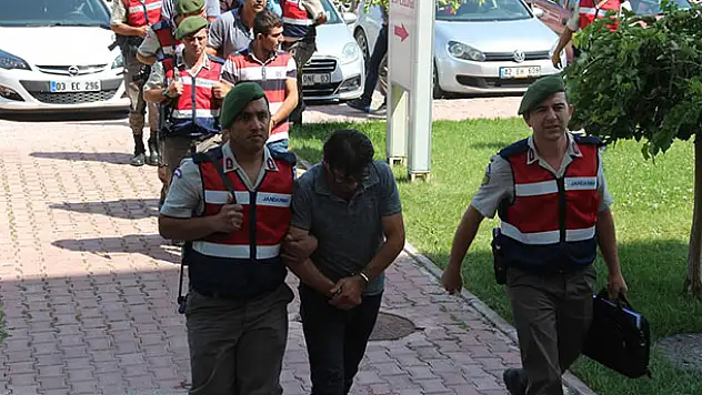 Cezaevinden izinli çıkıp, hayvan hırsızlığı yaptılar