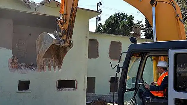 Cezaevini 'Bakan' yıktı