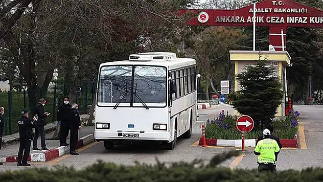 Cezaevlerinden tahliyeler başladı