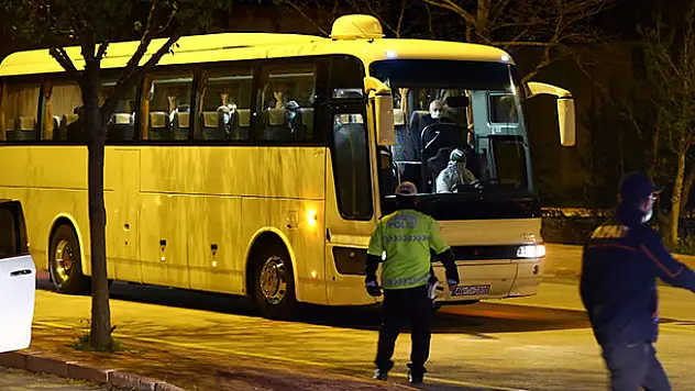 Cezayir'deki 144 Türk vatandaşı Konya'ya getirildi