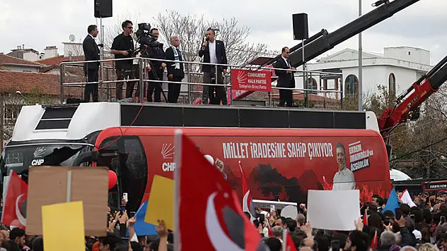 CHP Genel Başkanı Özel: 'Ekrem başkanı içeride tutmanın bedeli 2.2 trilyon'