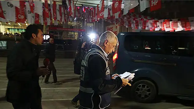 CHP Genel Merkezi önünde havaya ateş açıldı