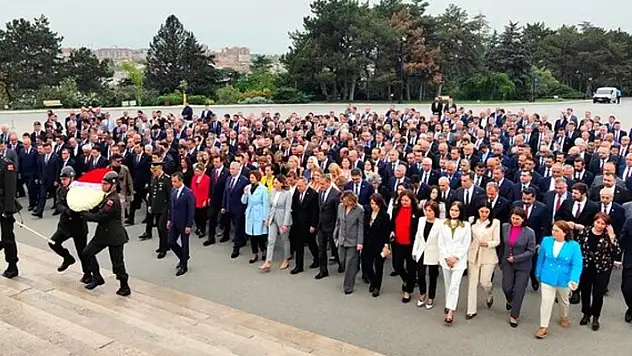 CHP heyeti Anıtkabir'i ziyaret etti
