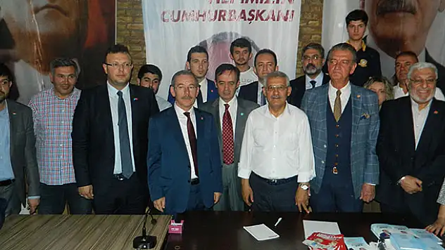 CHP Konya'nın seçim bürosuna saldırı!