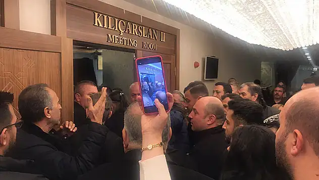 CHP'li büyükşehir belediye başkanlarının programında Konya basınına büyük saygısızlık!
