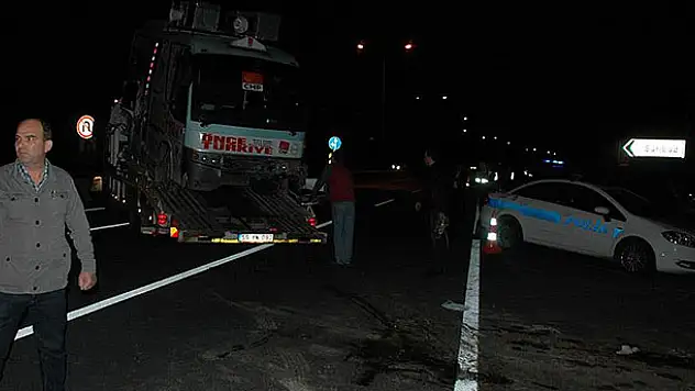 CHP'lileri taşıyan minibüs ciple çarpıştı: 19 yaralı