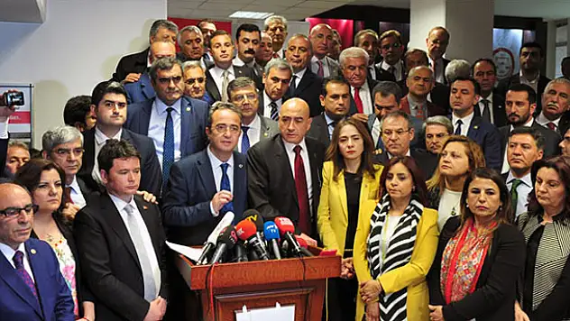 CHP, referandumun iptali için YSK'ya başvurdu