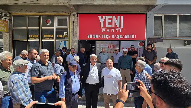 CHP Yunak İlçe Teşkilatı Yeni Parti'ye katıldı