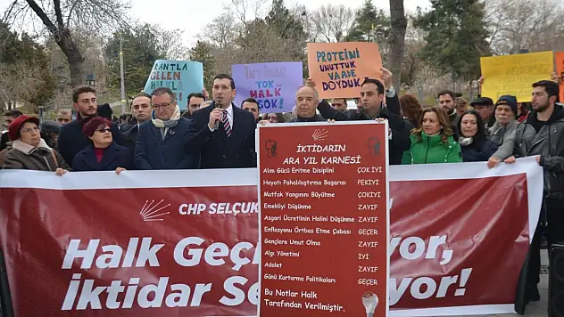CHP'den iktidara ara yıl karnesi