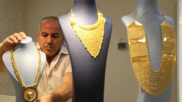 Çiftçi, hasatla birlikte yatırım aracı olarak altını tercih ediyor
