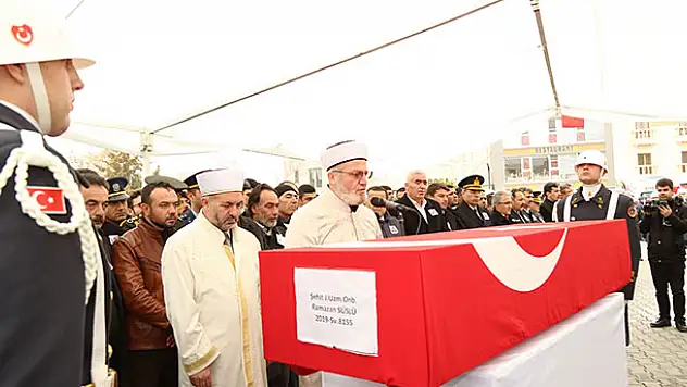 Çığda şehit düşen Aksaraylı asker son yolculuğuna uğurlandı