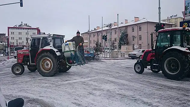 Cihanbeyli Belediyesi'nden kar mesaisi