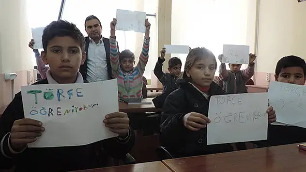 Cihanbeyli'de Suriyeli Çocuklara Türkçe Kursu