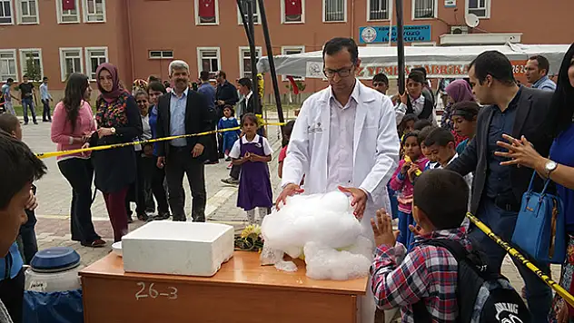 Cihanbeyli'de TÜBİTAK Bilim Fuarı açıldı