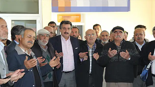 Cihanbeyli'de umre yolcuları uğurlandı