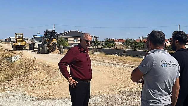 Cihanbeyli'de yol yapım çalışmaları sürüyor