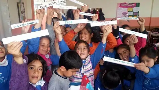 Cihanbeyli Gençlik Meclisi'nin Okullara Desteği Sürüyor