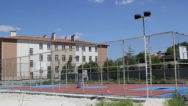 Cihanbeyli Gençlik Merkezi için gün sayıyor