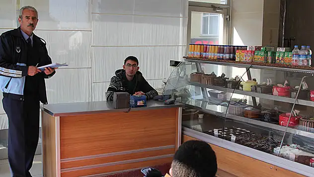 Cihanbeyli zabıtası iş yerlerini denetledi