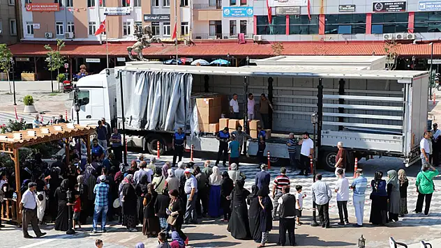 Cihanbeyli'de 350 aileye yardım eli uzatıldı