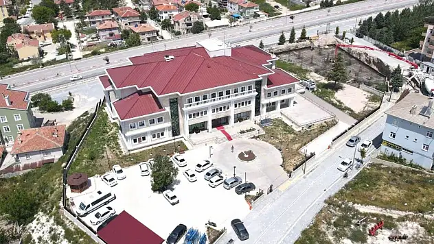 Cihanbeyli'ye Murat Kurum Öğretmenevi yapılıyor, inşaatı Büyükşehir devraldı