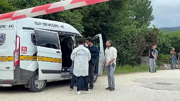 Çıkan tartışmada kendisini döven oğlunu öldürdü
