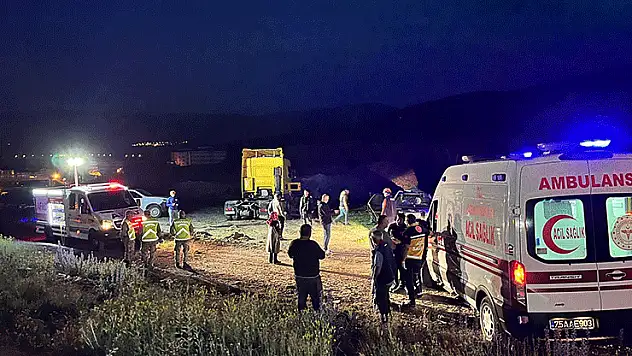 Çıldır'da trafik kazası: 2 ölü, 1 yaralı